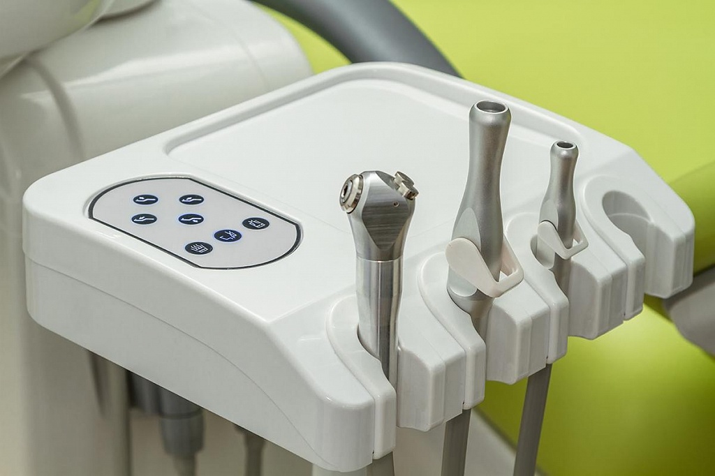 Дополнительное фото Стоматологическая установка с нижней подачей инструментов MERCURY 1000